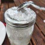 Adding Sugar Powder for mite control